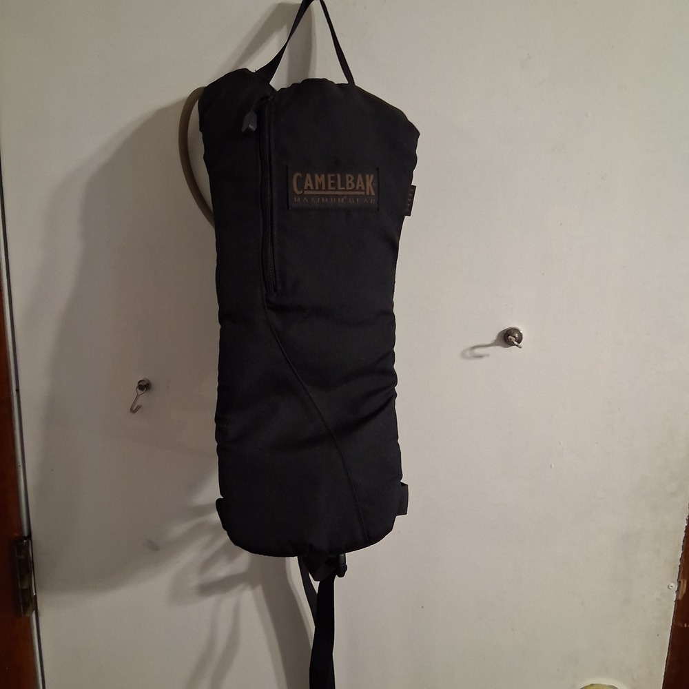 Camelbak Black Sabre Travel Bag 2L Water Reservoir Pack w/ Drinking Tube